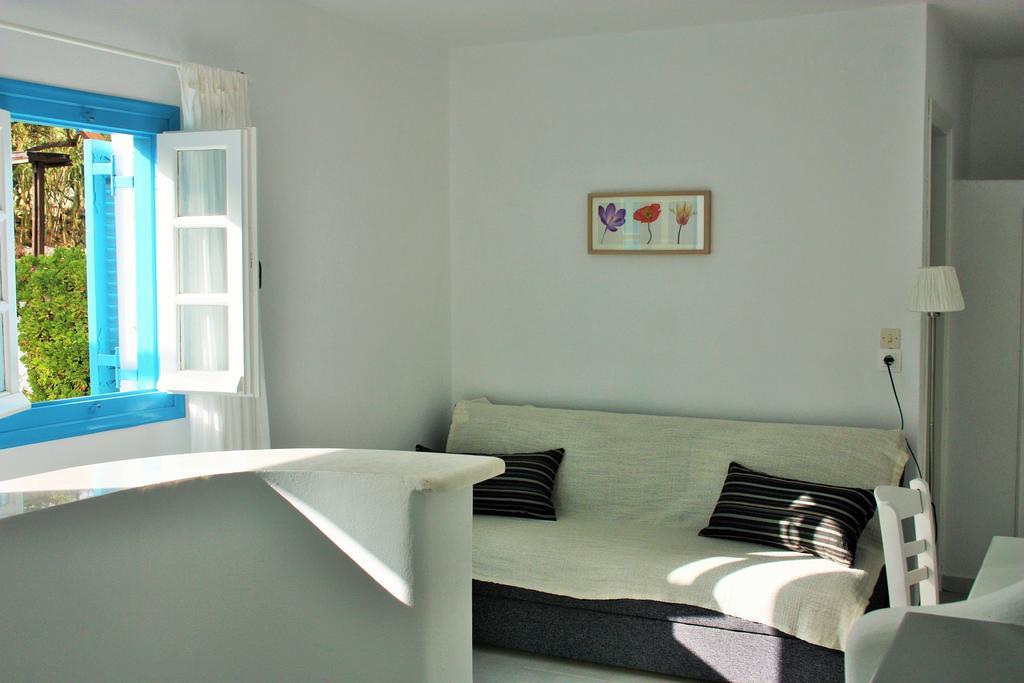 Meltemi Studios&Apartments Logaras Esterno foto