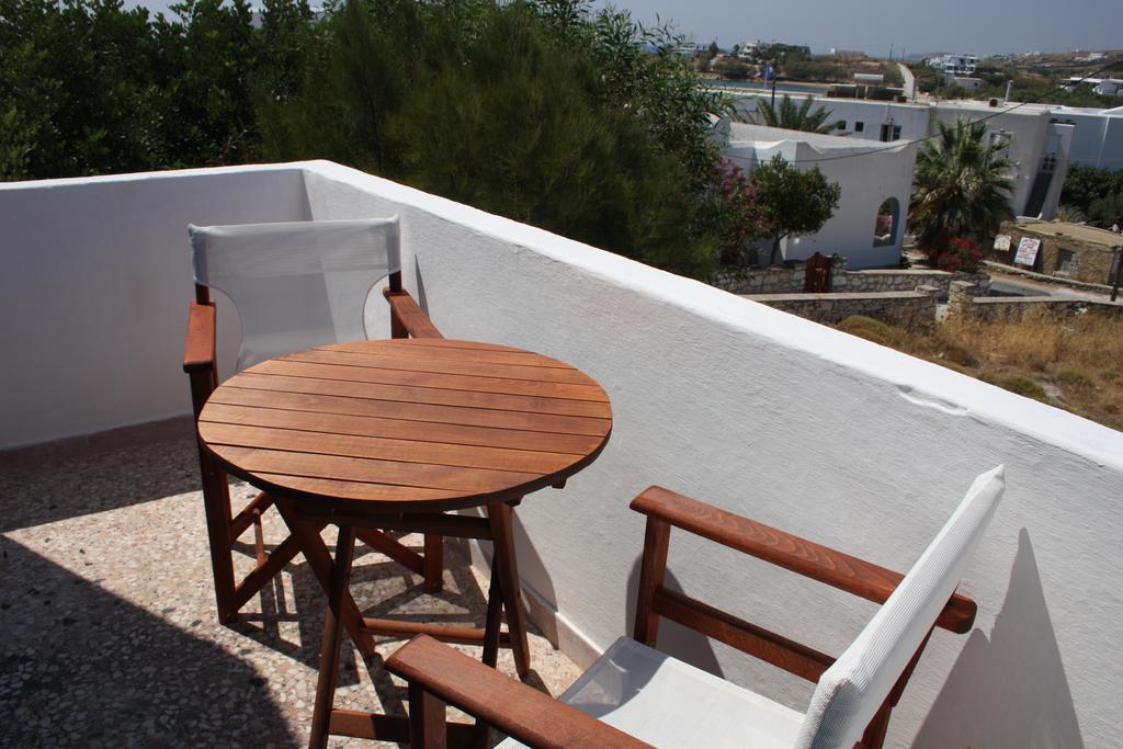Meltemi Studios&Apartments Logaras Esterno foto
